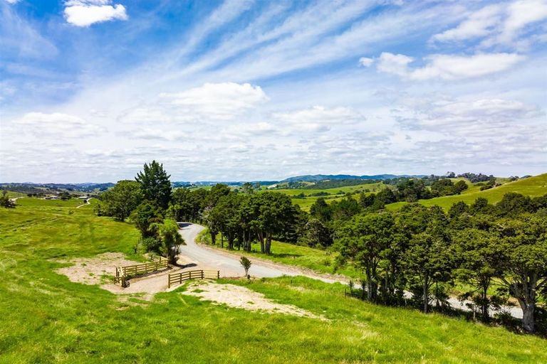 Photo of property in 268 Wairere Road, Paparoa, 0571