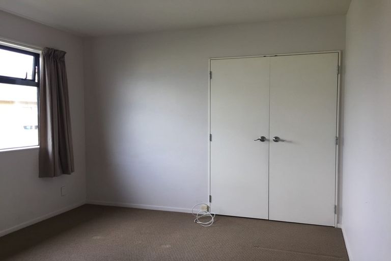 Photo of property in 302b Triangle Road, Massey, Auckland, 0614