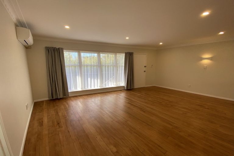 Photo of property in 3 Merchant Avenue, Te Atatu South, Auckland, 0610