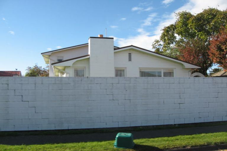 Photo of property in 3 Ladbrokes Place, Fendalton, Christchurch, 8052