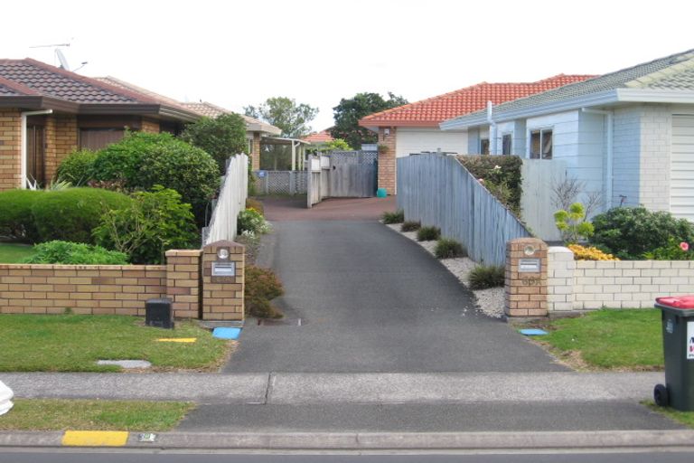 Photo of property in 69 Lakeside Drive, Orewa, 0931