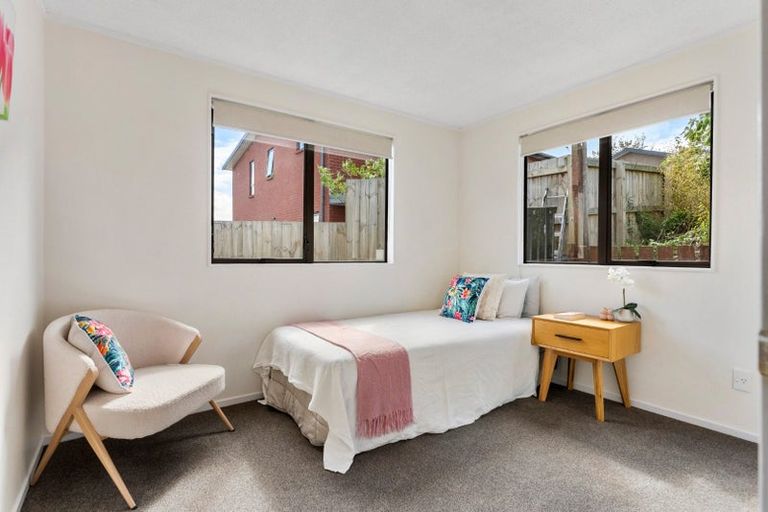 Photo of property in 2/12 Opal Avenue, Pakuranga, Auckland, 2010