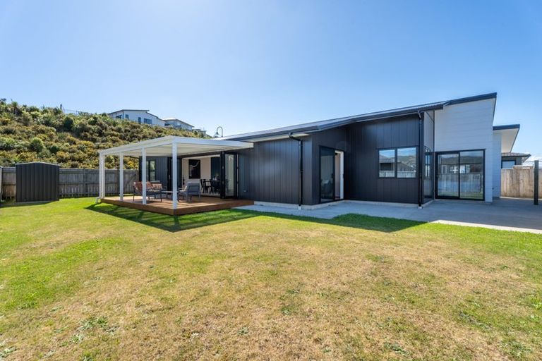 Photo of property in 23 Queen Charlotte Drive, Aotea, Porirua, 5024
