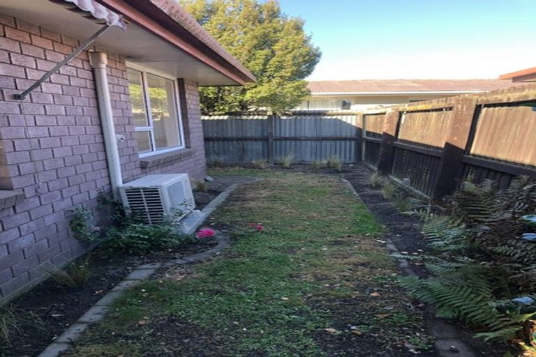 Photo of property in 2/46 Division Street, Riccarton, Christchurch, 8041