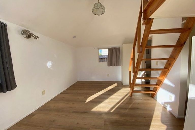 Photo of property in 2 Marendellas Drive, Bucklands Beach, Auckland, 2014