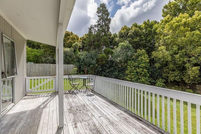 Photo of property in 17 Celeste Place, Totara Vale, Auckland, 0627