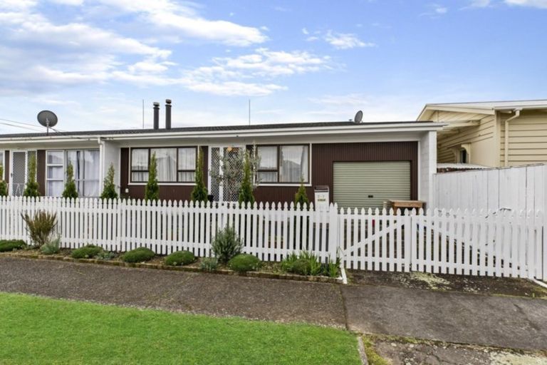 Photo of property in 2/7 Don Street, Papakura, 2110