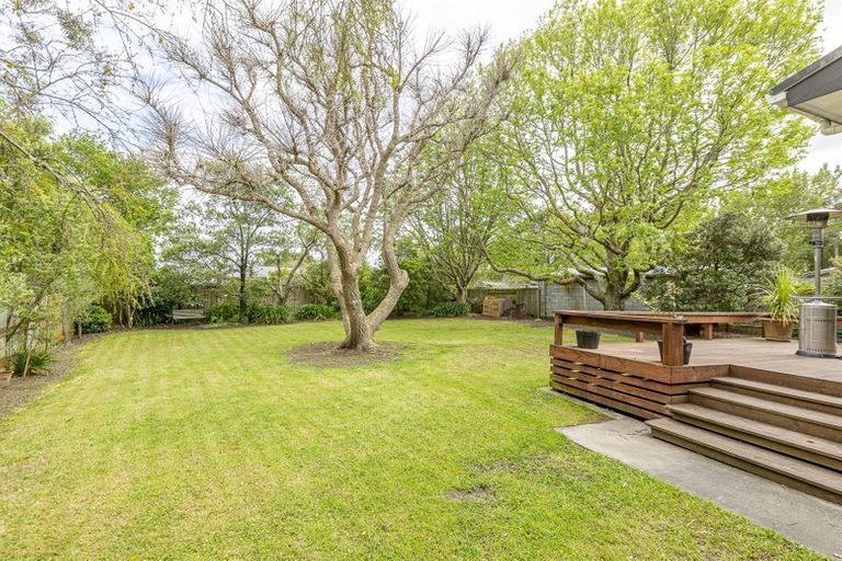 Photo of property in 162 Aokautere Drive, Fitzherbert, Palmerston North, 4410