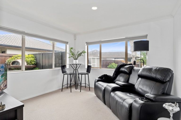 Photo of property in 18 Saint Clair Place, Papamoa Beach, Papamoa, 3118