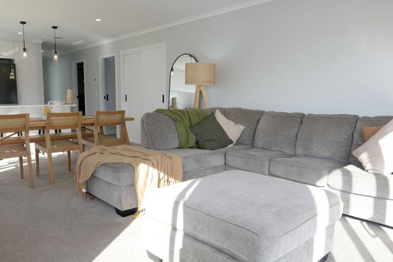 Photo of property in 36 Koru Loop, Paraparaumu, 5032
