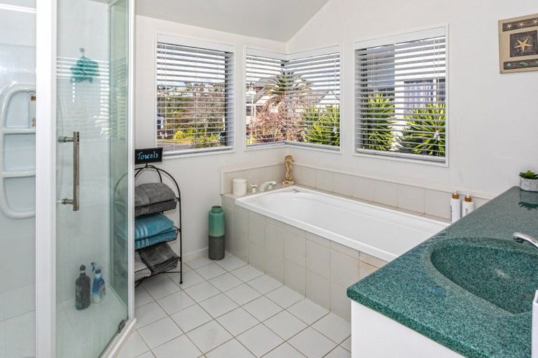 Photo of property in 119 Chevron Crescent, Whangamata, 3620