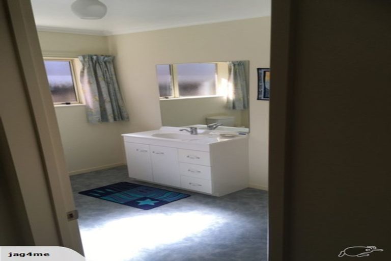 Photo of property in 4 Millennium Heights, Flagstaff, Hamilton, 3210