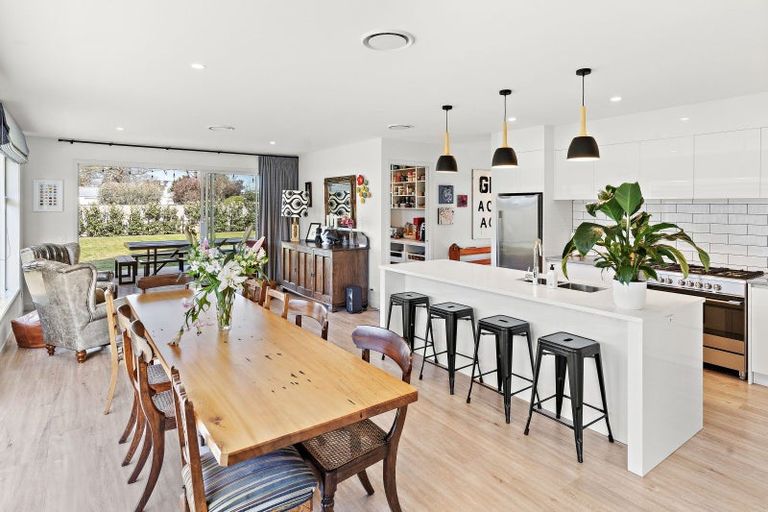 Photo of property in 8 Matai Grove, Greytown, 5712