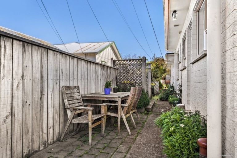 Photo of property in 1/11 Eagle Street, Karori, Wellington, 6012