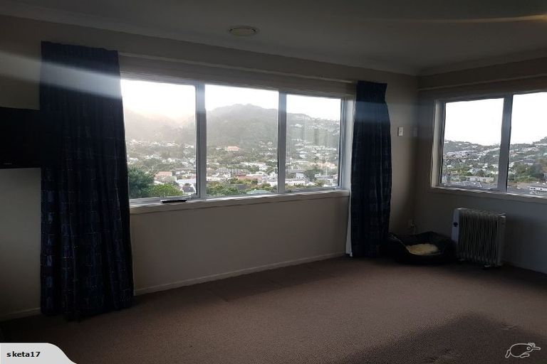 Photo of property in 58 Nicholson Road, Khandallah, Wellington, 6035