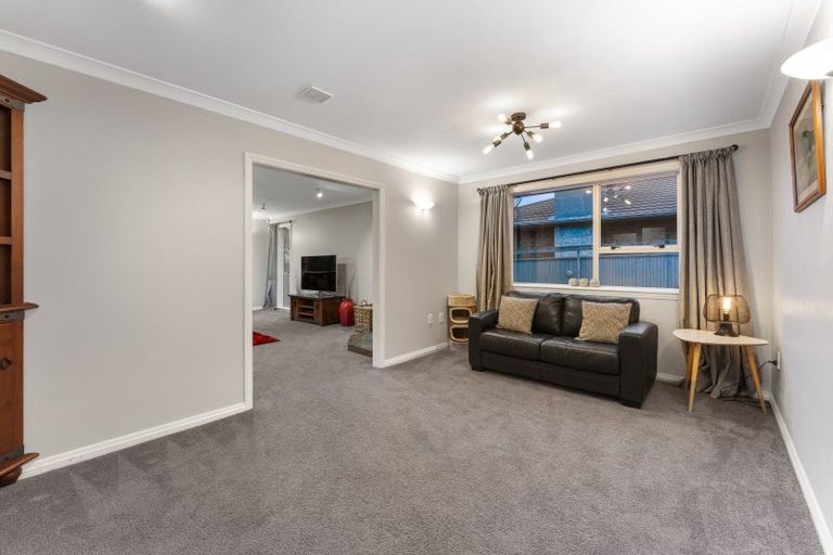Photo of property in 77 Sunbrae Drive, Silverstream, Upper Hutt, 5019