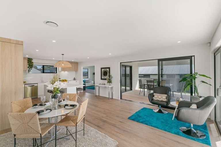 Photo of property in 2 Evan Tasman Lane, Waiuku, 2123