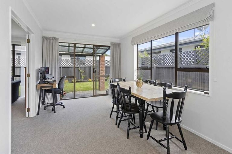 Photo of property in 2/294 Wairakei Road, Bryndwr, Christchurch, 8053