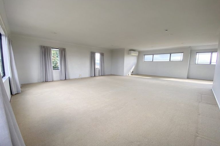 Photo of property in 554a Don Buck Road, Westgate, Auckland, 0614
