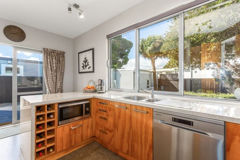 Photo of property in 14 Jessie Street, Petone, Lower Hutt, 5012