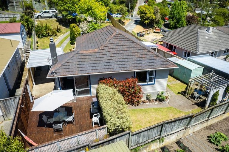 Photo of property in 28 Lowry Crescent, Stokes Valley, Lower Hutt, 5019