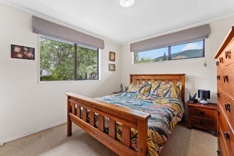 Photo of property in 37 Hookway Grove, Paraparaumu, 5032