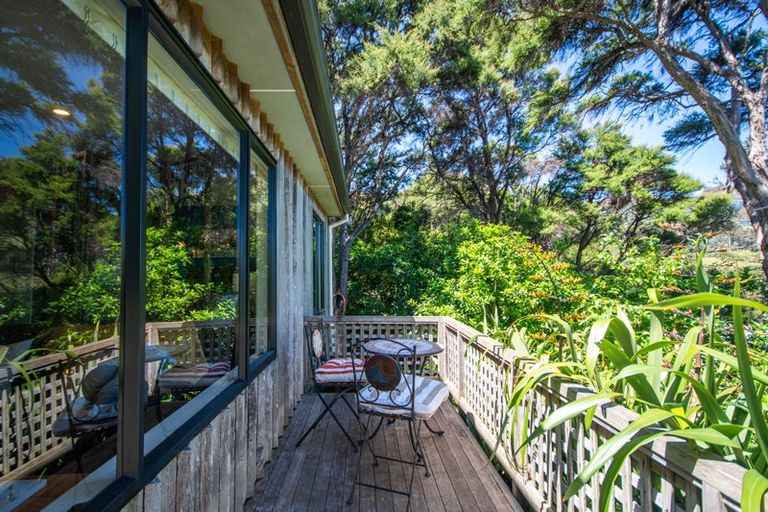 Photo of property in 6888i Christchurch Akaroa Road, Takamatua, 7581
