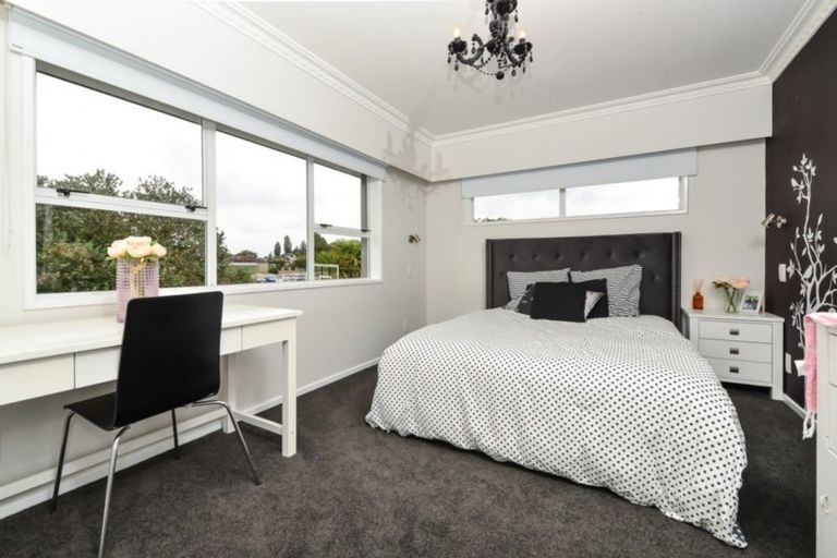 Photo of property in 35 Marnane Terrace, St Andrews, Hamilton, 3200