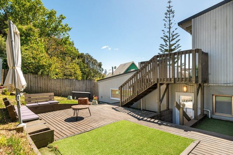 Photo of property in 9 Malters Place, Browns Bay, Auckland, 0630