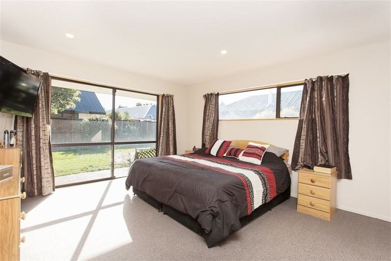 Photo of property in 50 Anglesea Avenue, Parklands, Christchurch, 8083