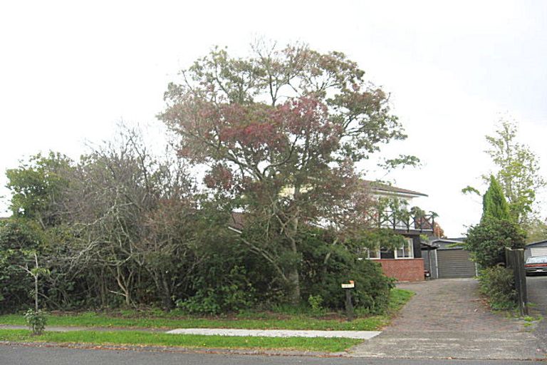 Photo of property in 27 Studfall Street, Pakuranga Heights, Auckland, 2010
