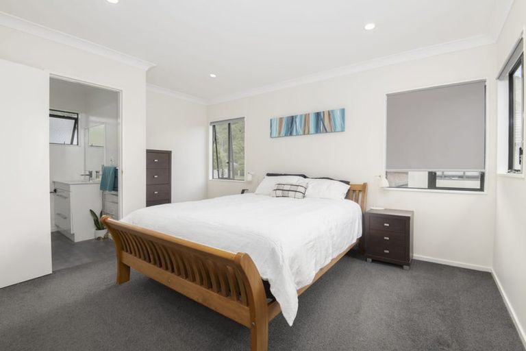 Photo of property in 203 Westchester Drive, Churton Park, Wellington, 6037