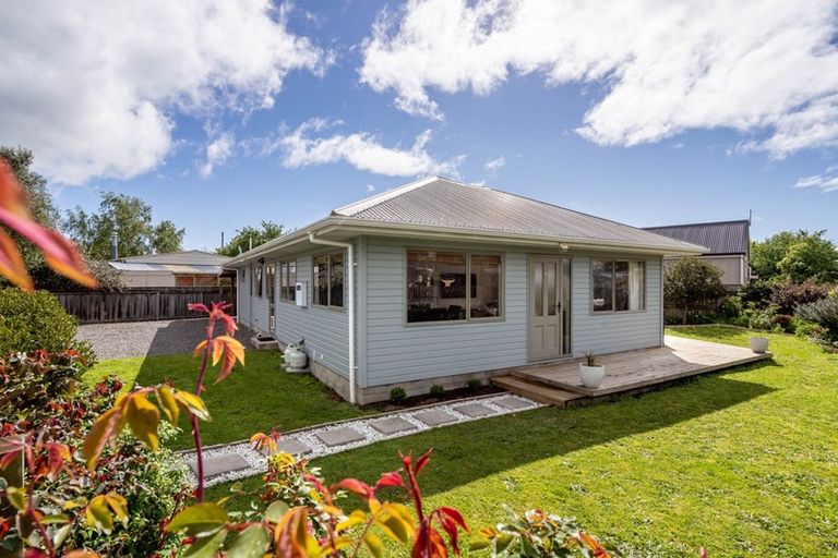 Photo of property in 1 Sackville Street, Martinborough, 5711
