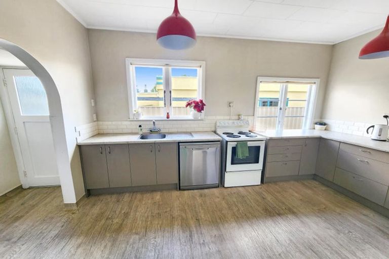 Photo of property in 66 Avondale Road, Taradale, Napier, 4112