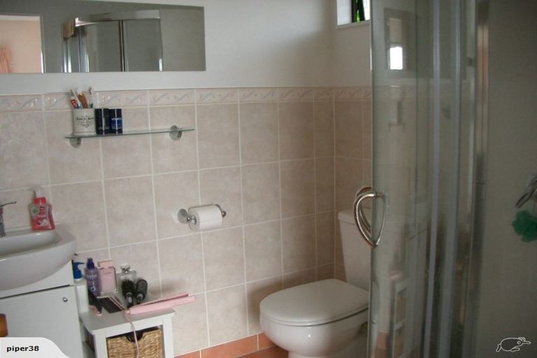 Photo of property in 75 Kennedy Avenue, Forrest Hill, Auckland, 0620