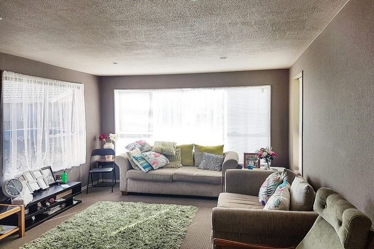 Photo of property in 62 Oakley Crescent, Hornby, Christchurch, 8042