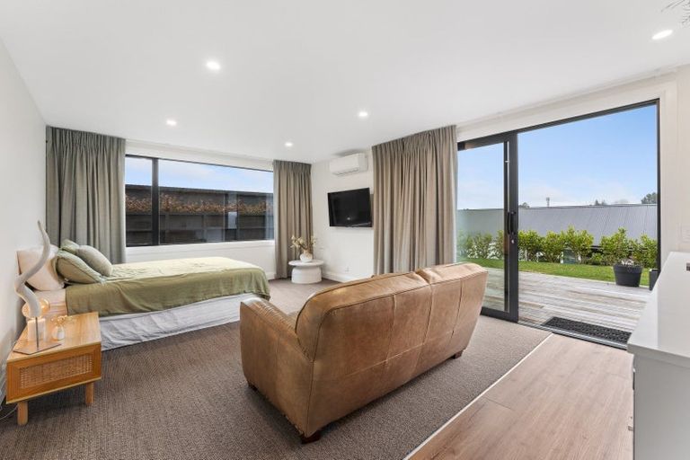 Photo of property in 33 Botanical Heights Drive, Waipahihi, Taupo, 3330