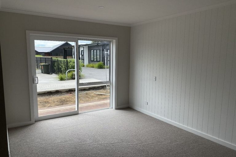 Photo of property in 2 Grove Lane, Omokoroa, 3114