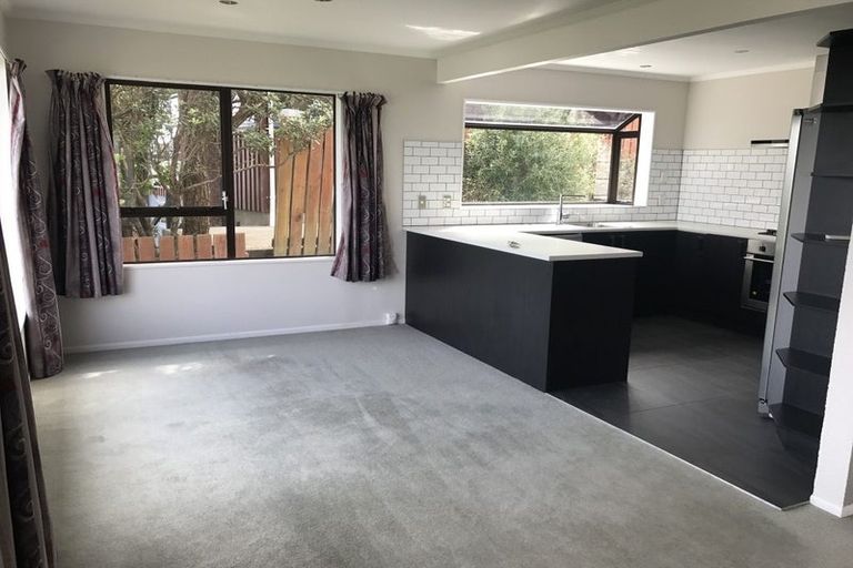 Photo of property in 6 Oakleigh Street, Maungaraki, Lower Hutt, 5010