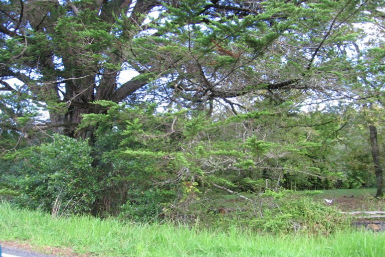 Photo of property in 19 Fawcett Road, Laingholm, Auckland, 0604