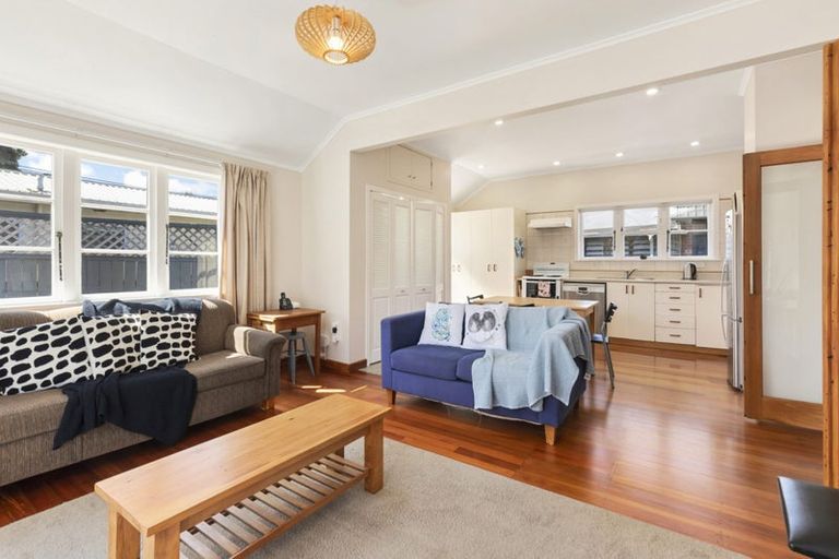 Photo of property in 14 Wayside, Miramar, Wellington, 6022