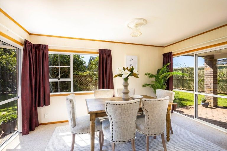 Photo of property in 7 Boulevard Drive, Merrilands, New Plymouth, 4312