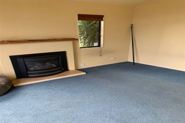 Photo of property in 11 Fairchild Avenue, Goodwood Heights, Auckland, 2105