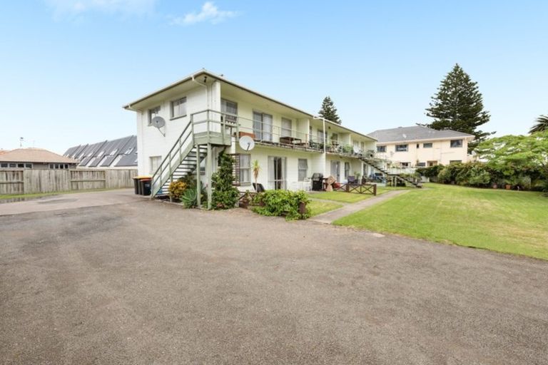 Photo of property in Mt View Flats, 4/6 The Mall, Mount Maunganui, 3116