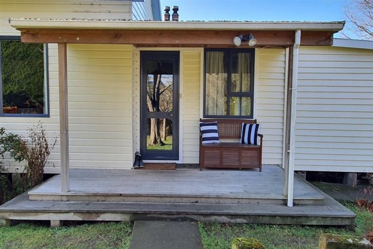Photo of property in 749 Hakataramea Highway, Waimate, 7977