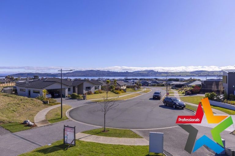 Photo of property in 10 Tuhua Close, Wharewaka, Taupo, 3330