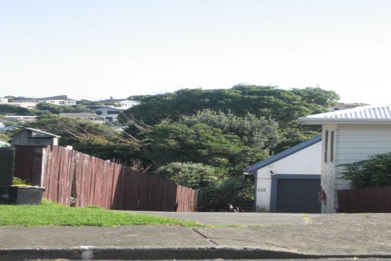 Photo of property in 11 Whanake Street, Titahi Bay, Porirua, 5022
