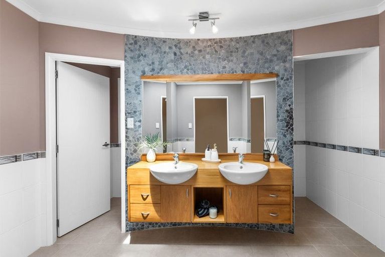 Photo of property in 12 Cooper Crescent, Morrinsville, 3300