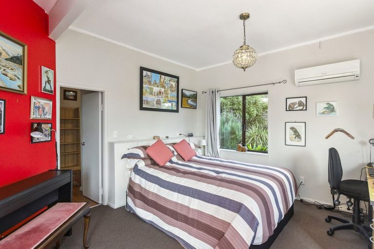 Photo of property in 49 Kakariki Grove, Waikanae, 5036