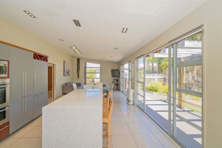 Photo of property in 22 Wells Place, Whitianga, 3510